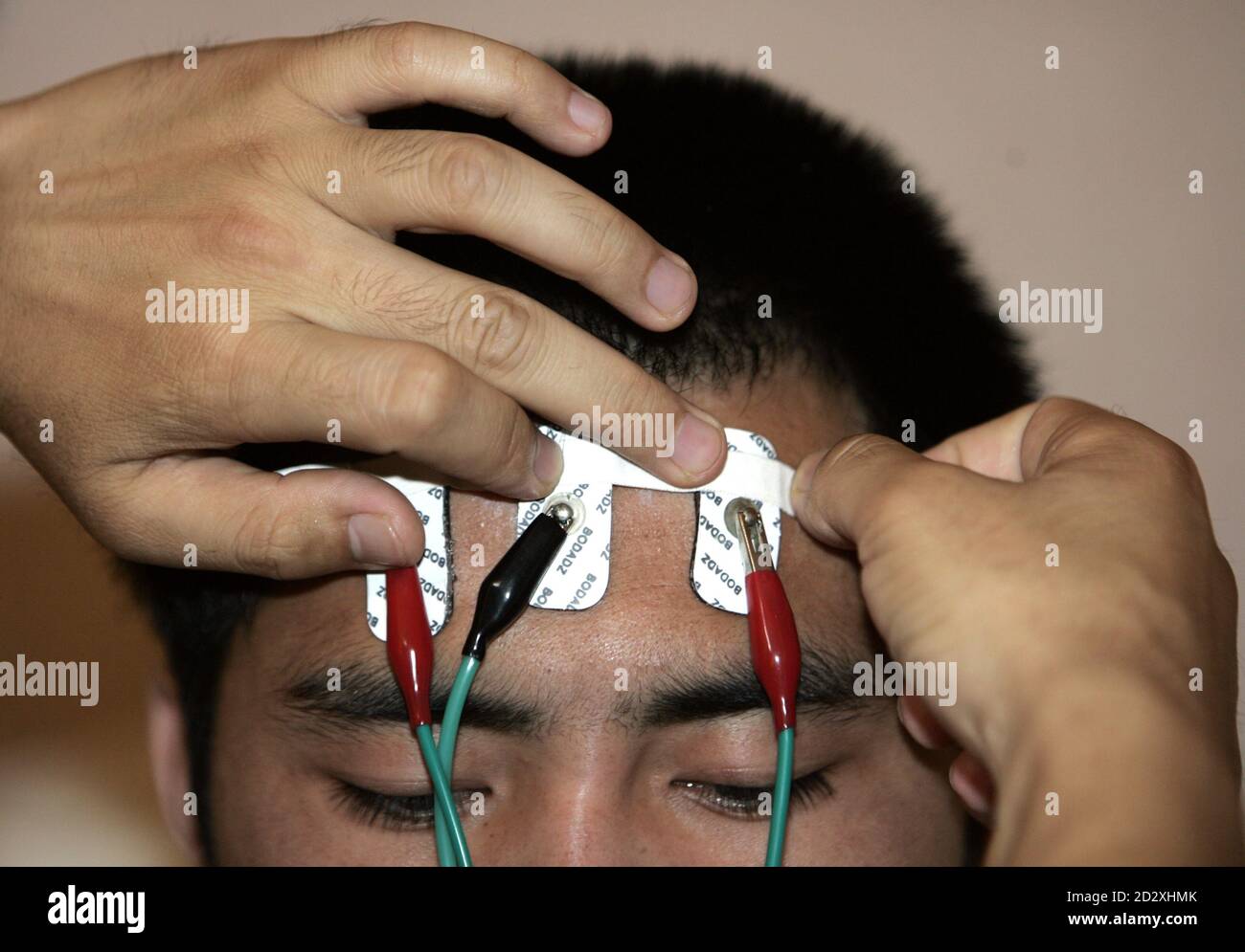 Electrodes head hires stock photography and images Alamy
