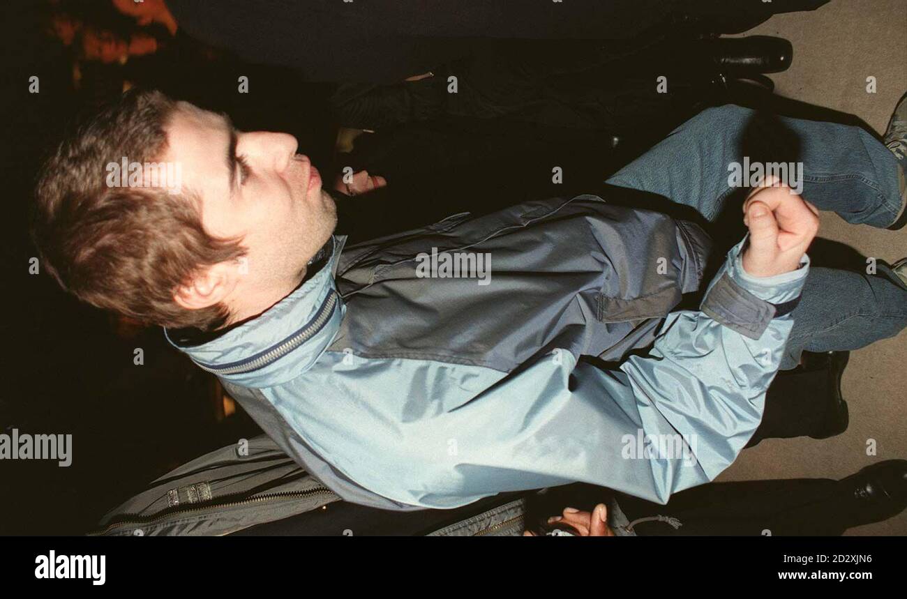 Oasis Singer Liam Gallagher Arrives At A Catwalk Show Today Thursday To Watch Fiancee Patsy Kensit Modelling For Ben De Lisi On The Fifth Day Of London Fashion Week Stock Photo