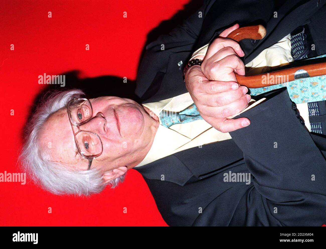 Veteran British actor Sir Peter Ustinov at the Evening Standard Opera and Classical Music Awards at the Savoy Hotel in London. 29/03/2004: veteran British actor Sir Peter Ustinov, who died in Switzerland last night aged 82, it was announced, Monday March 29, 2004. Stock Photo