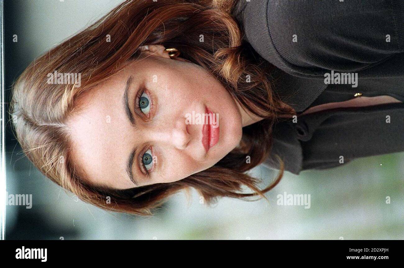 Emmanuelle beart manon hi-res stock photography and images - Alamy