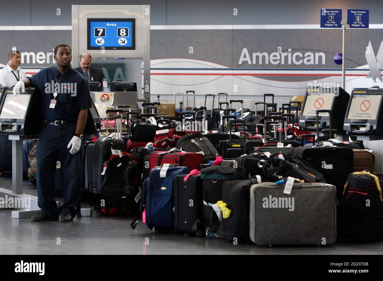 jfk lost baggage terminal 8