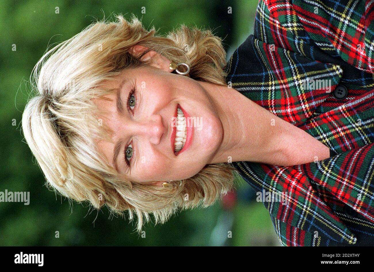 Library file 259594-3 dated 18.9.94 of TV presenter Anthea Turner, who