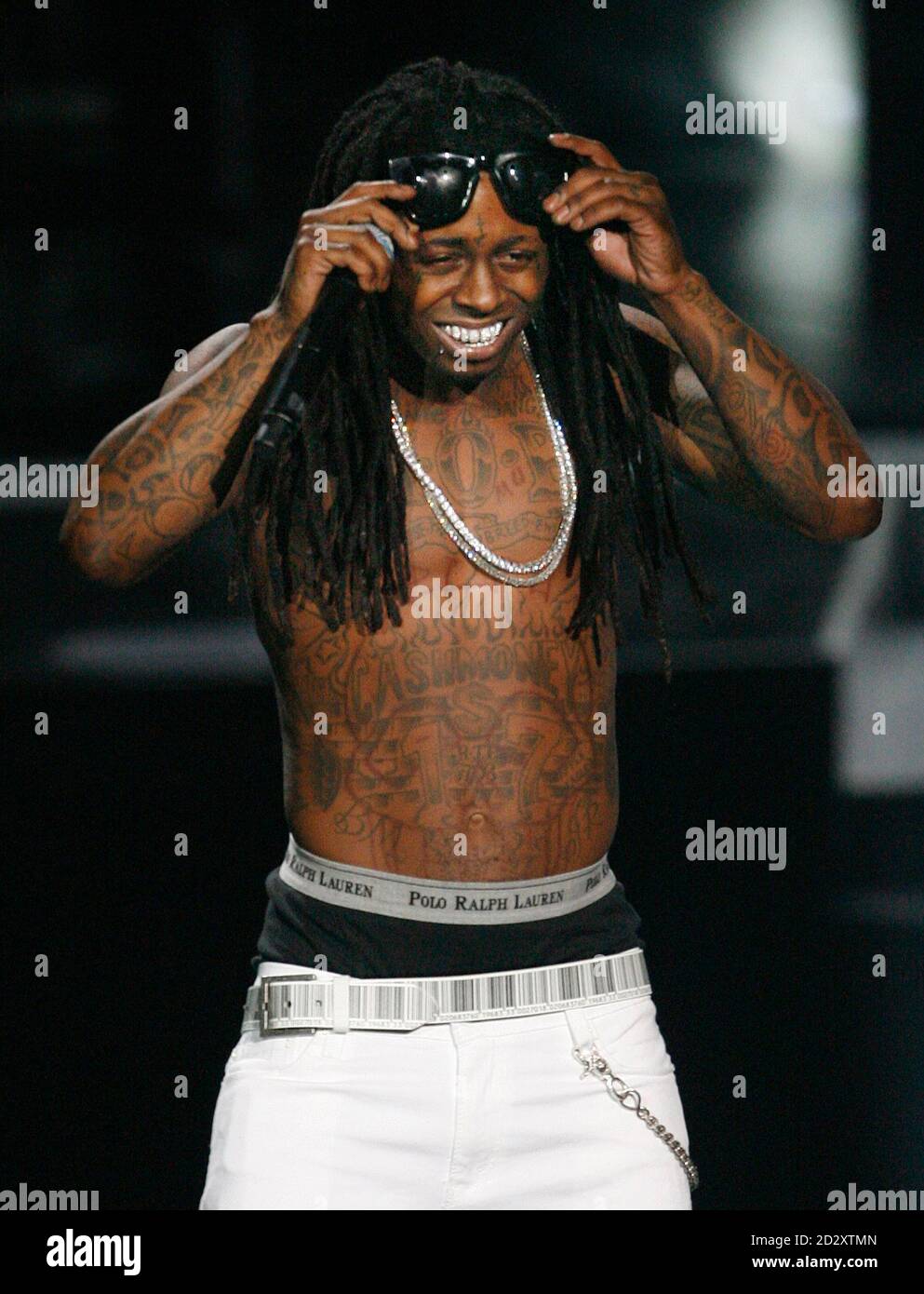 Lil Wayne performs at the 2008 MTV Video Music Awards in Los Angeles  September 7, 2008. REUTERS/Mario Anzuoni (UNITED STATES Stock Photo - Alamy