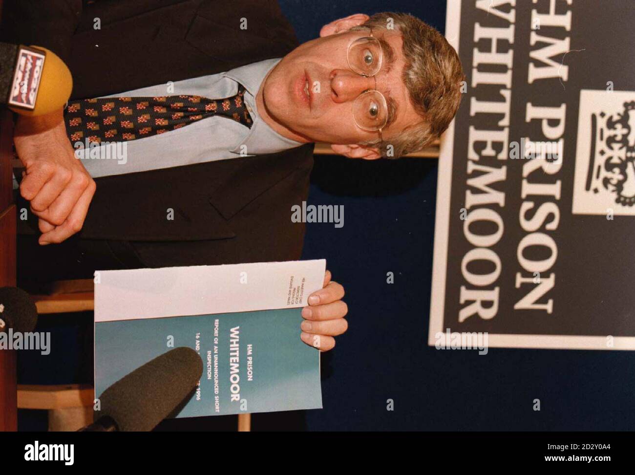 Home Secretary Jack Straw holds up a copy of the Whitemoor Prison report during a news conference following his visit to the prison in March, Cambridgeshire today (Friday). Photo by Findlay Kember/PA. Stock Photo