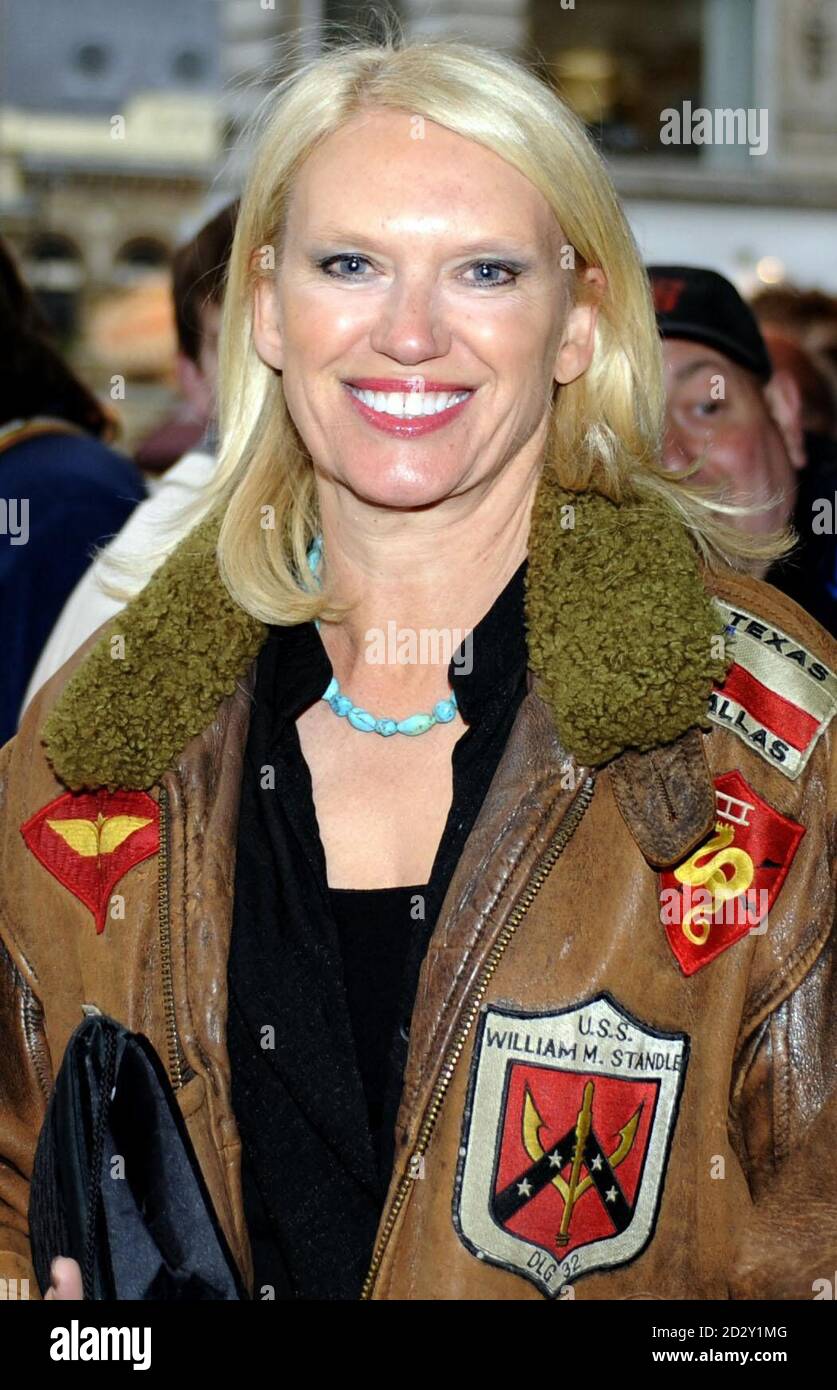 Anneka rice arrives novello theatre hi-res stock photography and images
