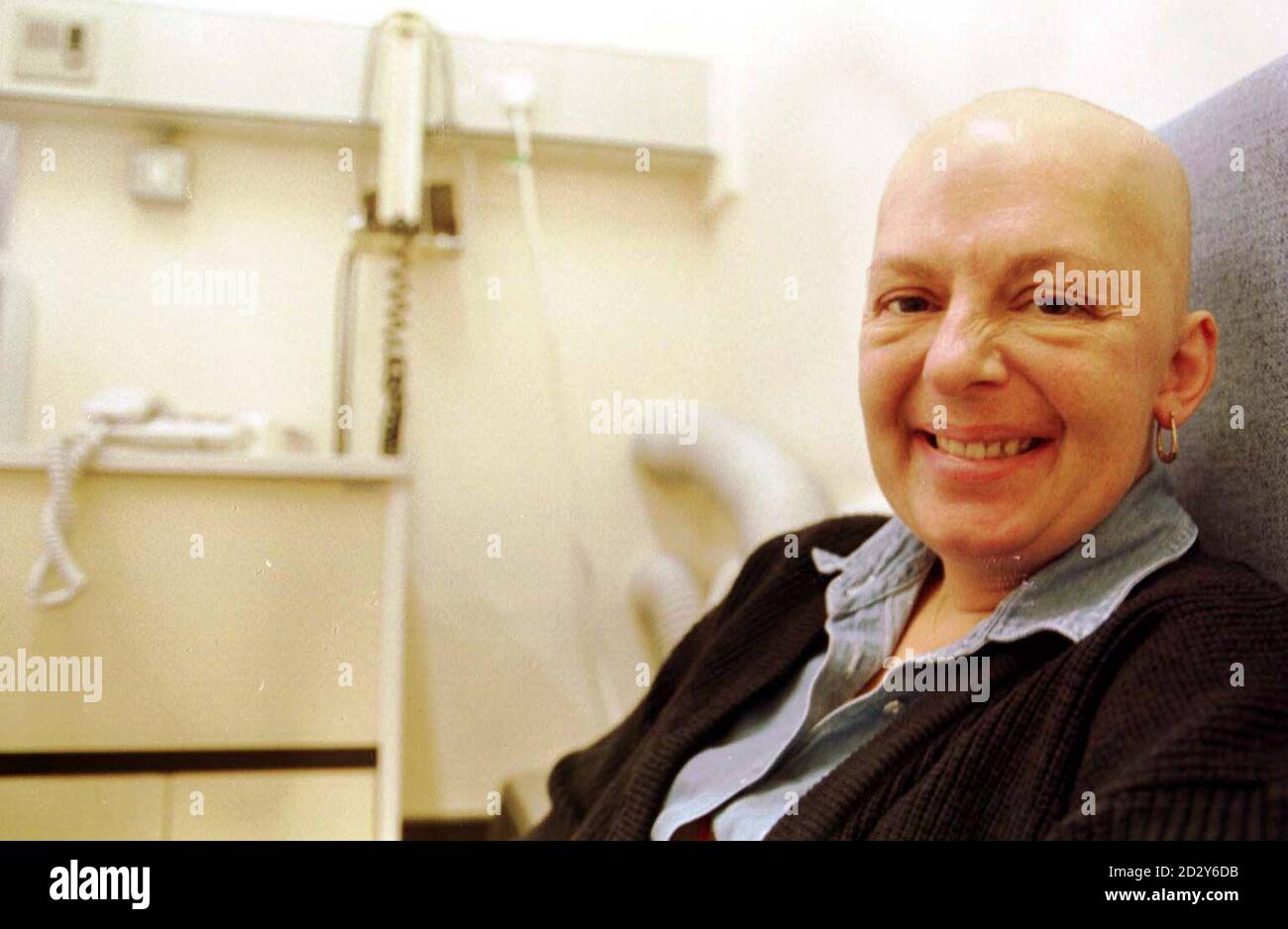 Leukaemia sufferer Angela Latham, a 34 year-old, mother of two, leaves hospital today (Wednesday) to return home to Blackpool, after a bone marrow transplant using her sister Susan Squires' bone marrow.  See PA Story HEALTH Sisters.  Photo by Owen Humphreys/PA. Stock Photo