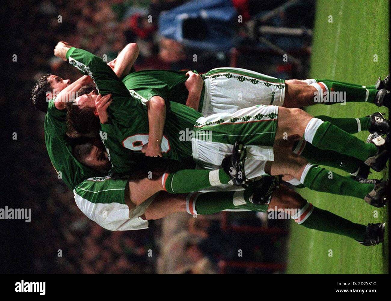 Republic of Ireland players celebratefollowing Dennis Irwin's goal during tonight's (Wednesday) World Cup play-offs against Belgium at Lansdowne Road. PA Photo Stock Photo
