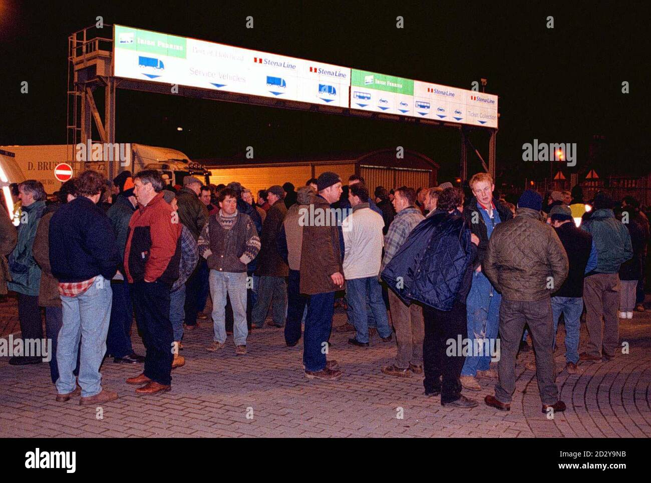 Welsh farmers gather at the Port of Holyhead, but the evening is peaceful as no lorries attempt to leave with Irish beef, last night (Weds). Pic Dave Kendall. See PA Story FARMING Blockades. Stock Photo