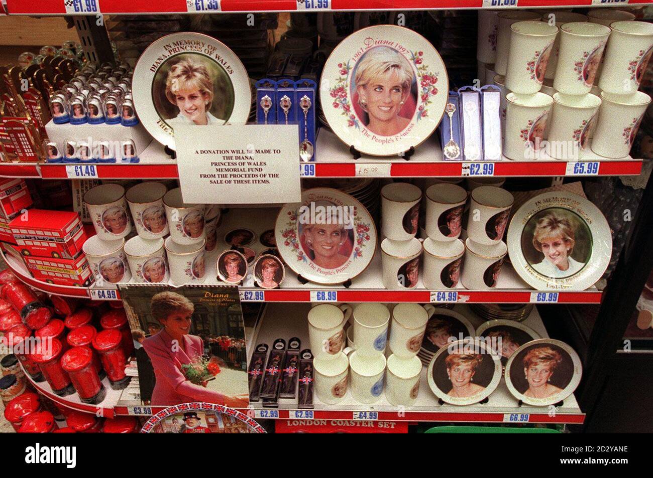 PA NEWS PHOTO 5/12/97  MEMORABILIA AND SOUVENIRS DEPICTING THE IMAGE OF PRINCESS DIANA ON SALE IN SHOPS IN LONDON Stock Photo