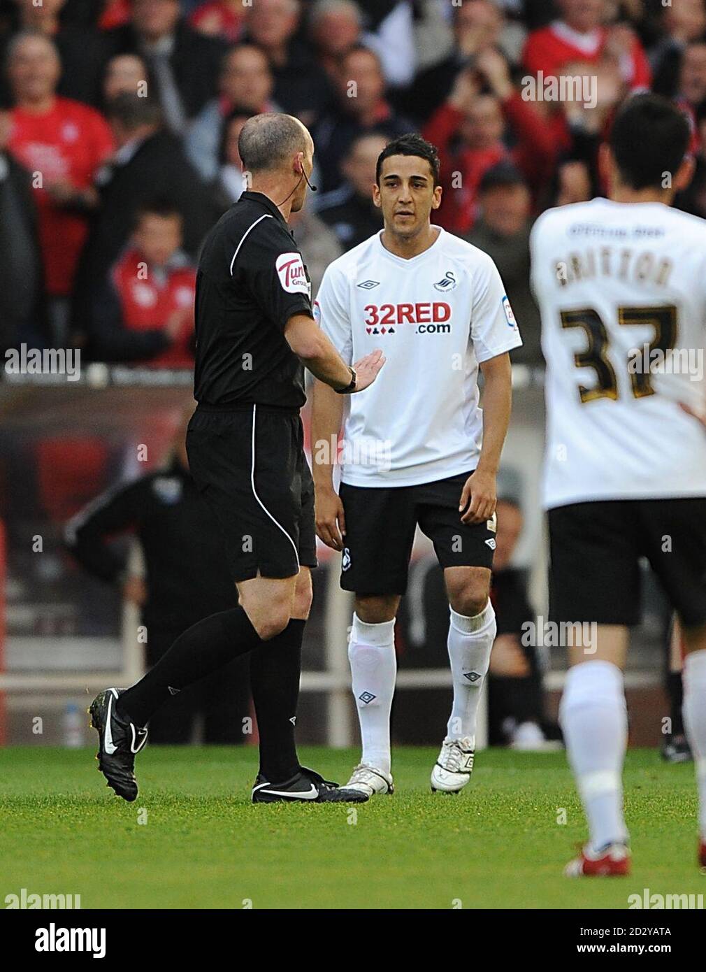 Referee Mike Dean Left Sends Off Swansea City S Neil Taylor Off After A Foul On Nottingham Forest S Lewis Mcgugan Stock Photo Alamy Referee Mike Dean Left Sends Off Swansea City S Neil Taylor Off After A Foul On Nottingham Forest S Lewis Mcgugan Stock Photo Alamy