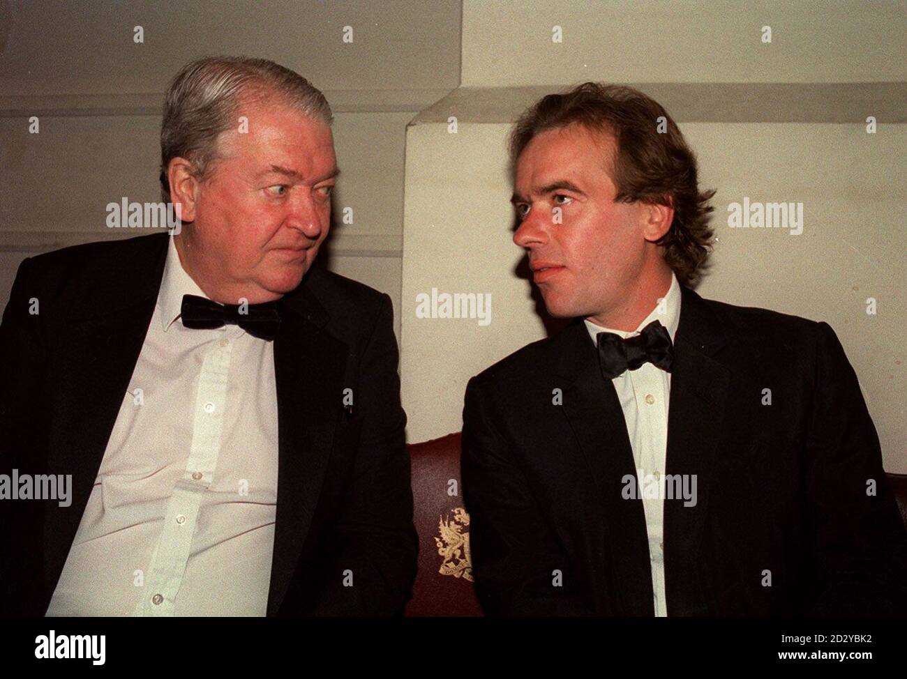 Author and former Booker Prize winner Sir Kingsley Amis with his son Martin at the Booker Prize Award ceremony in the Guildhall, London Stock Photo