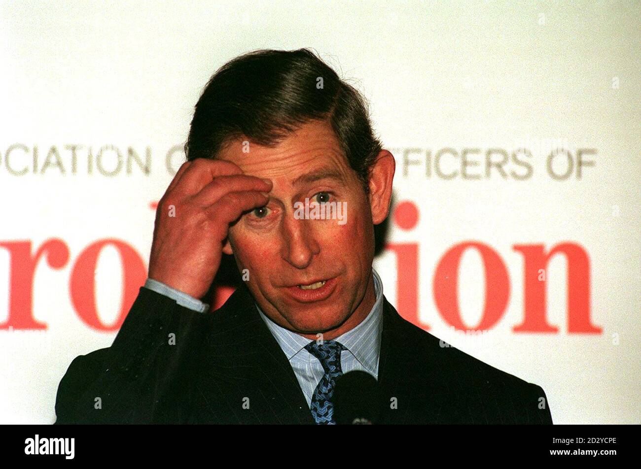 PA NEWS PHOTO 29/01/98 PRINCE CHARLES, PRINCE OF WALES AT THE CLOSING SESSION OF THE SEMINAR AT THE PRINCE'S TRUST NATIONAL CONFERENCE FOR THE PROBATION SERVICE AT THE CORPORATION OF LONDON, GUILDHALL Stock Photo