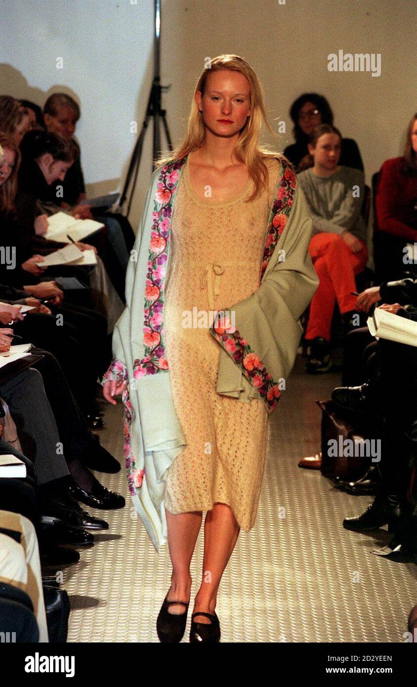 PA NEWS PHOTO 23/2/98  A MODEL ON THE CATWALK FOR J & M DAVIDSON DESIGNERS AT THE NATURAL HISTORY MUSEUM FOR LONDON FASHION WEEK Stock Photo