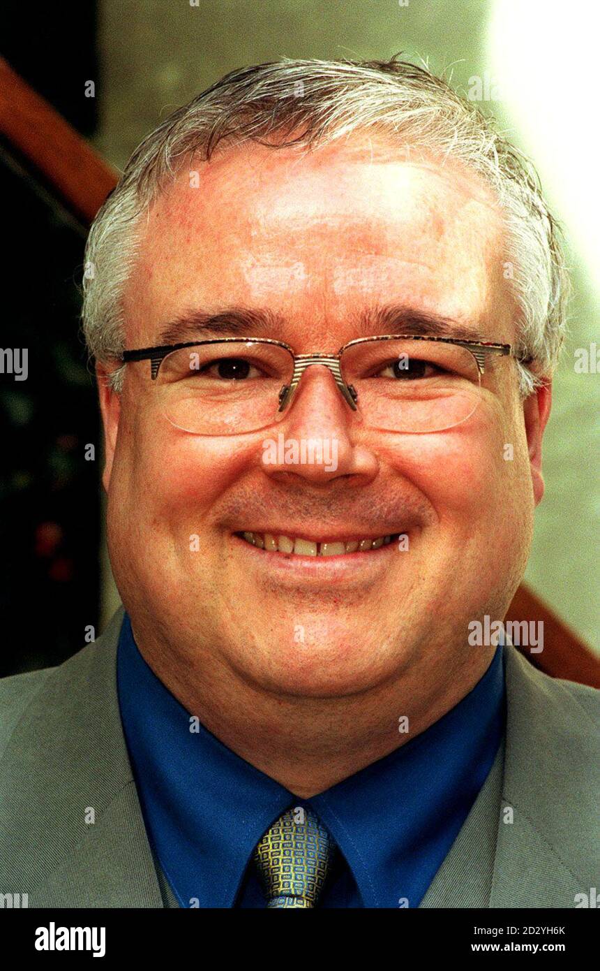 ACTOR MICHAEL STARKE FROM THE CHANNEL 4 TV SOAP 'BROOKSIDE' AT A PHOTOCALL TO PROMOTE THE FIVE-NIGHT EASTER SPECIAL.  * 8/12/99:  It has emerged that Starke will leave Brookside in the autumn of 2000 to return to his theatrical roots and develop other activities in film, TV and music. Stock Photo