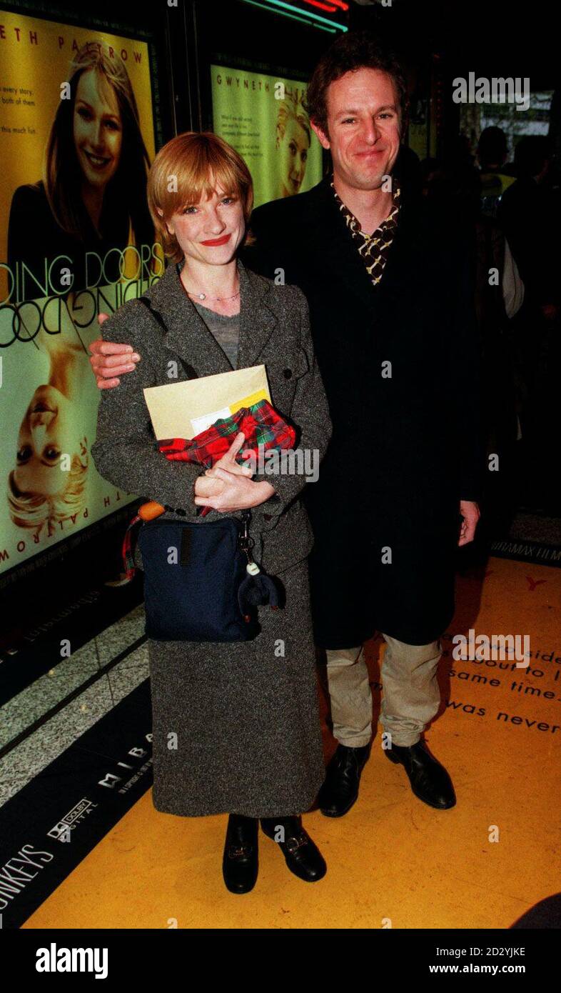 frakobling faktureres Benign PA NEWS PHOTO 27/4/98 Jane Horrocks and her writer boyfriend Nick Vivian  arrive for the London movie premiere of "Sliding Doors" at the Empire  Leicester Square this evening (Monday). Photo by Peter