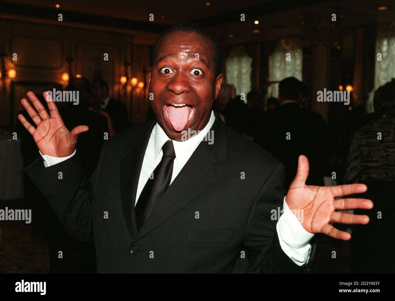 PA NEWS PHOTO 13/5/98  TELEVISION PERSONALITY DAVE BENSON PHILLIPS AT THE DORCHESTER HOTEL IN LONDON TO ATTEND THE CABLE GUIDE TELEVISION AWARDS Stock Photo