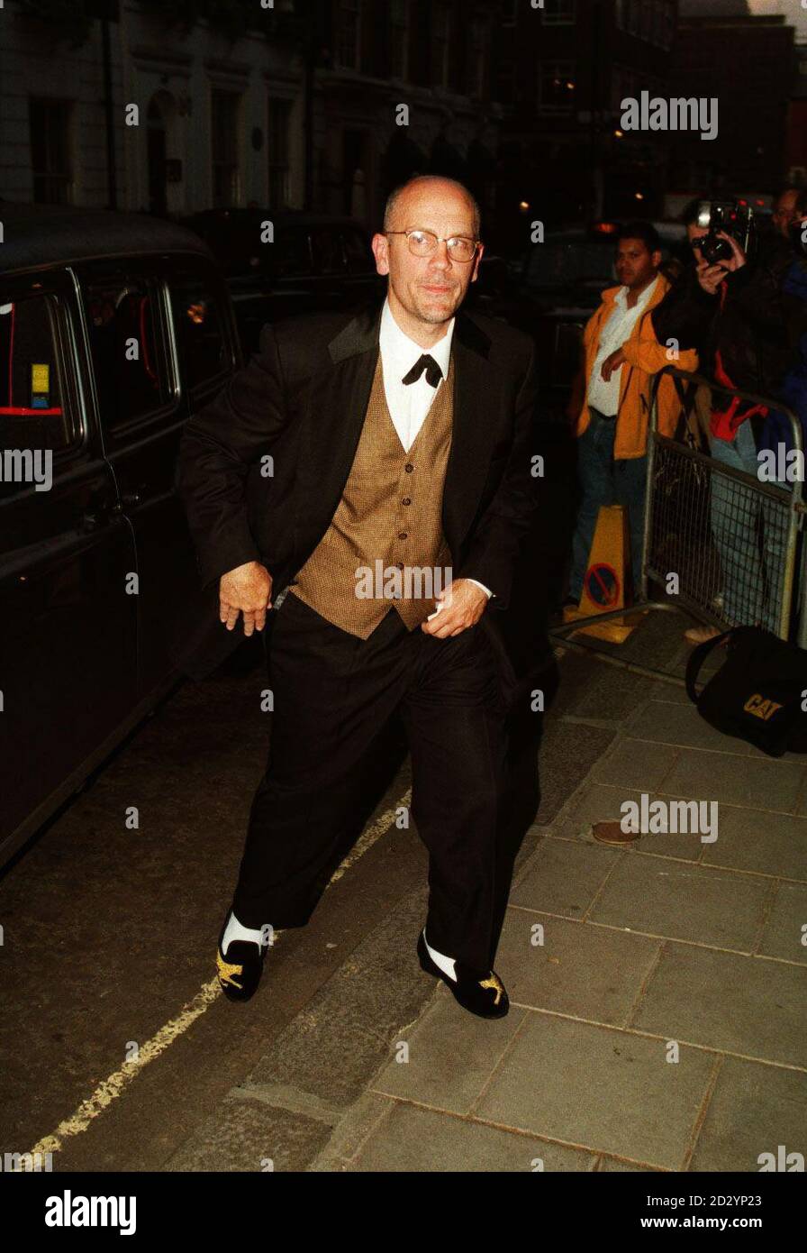 PA NEWS PHOTO 3/6/98  ACTOR JOHN MALKOVICH ARRIVES AT THE RITZ HOTEL IN LONDON FOR A PARTY TO CELEBRATE THE CENTENARY OF THE WILLIAM MORRIS AGENCY Stock Photo