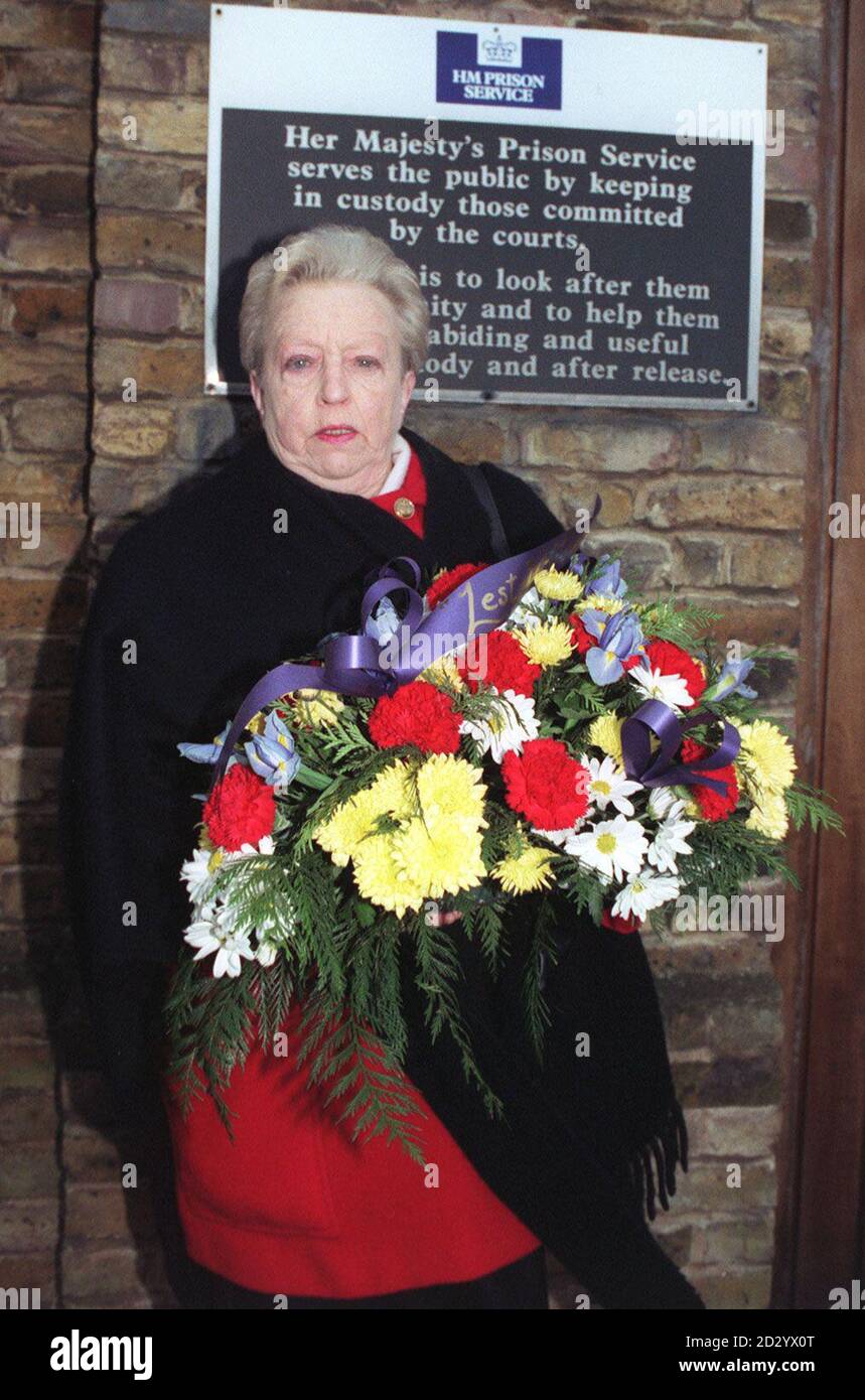 Library filer, dated 28/1/96. Iris Bentley, sister of  Derek Bentley, places a wreath at the door of Wandsworth Prison, to commemorate the 43rd anniversary of her brother's execution: A decision is expected at the High Court today (Wed), after an appeal hearing to clear the name of Bentley, who was hanged in 1953 after a policeman was shot by accomplice Christopher Craig during a warehouse burglary. The campaign to quash the conviction was taken over by Maria Bentley-Dingwall, following the death last year of her mother Iris Bentley, who had campaigned tirelessly for a full pardon. See PA stor Stock Photo