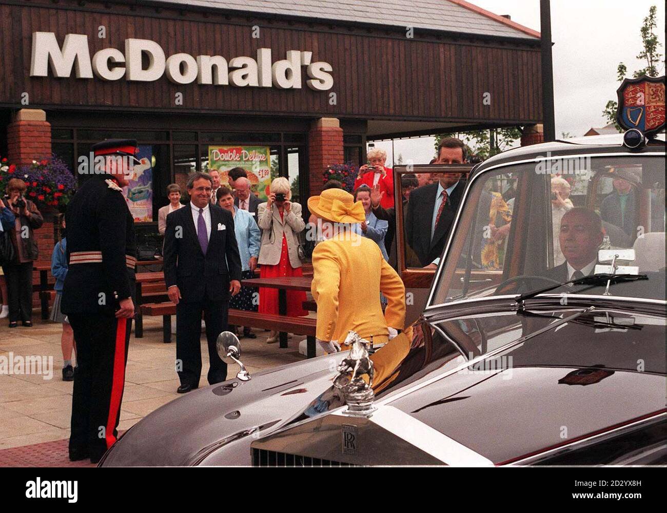 The Queen arrives at the McDonalds restaurant at the Chesire Oaks Designer Outlet Village in Ellesmere Port today (Friday). Photo by Liverpool Echo/ROTA. See PA Story ROYAL Queen. Stock Photo