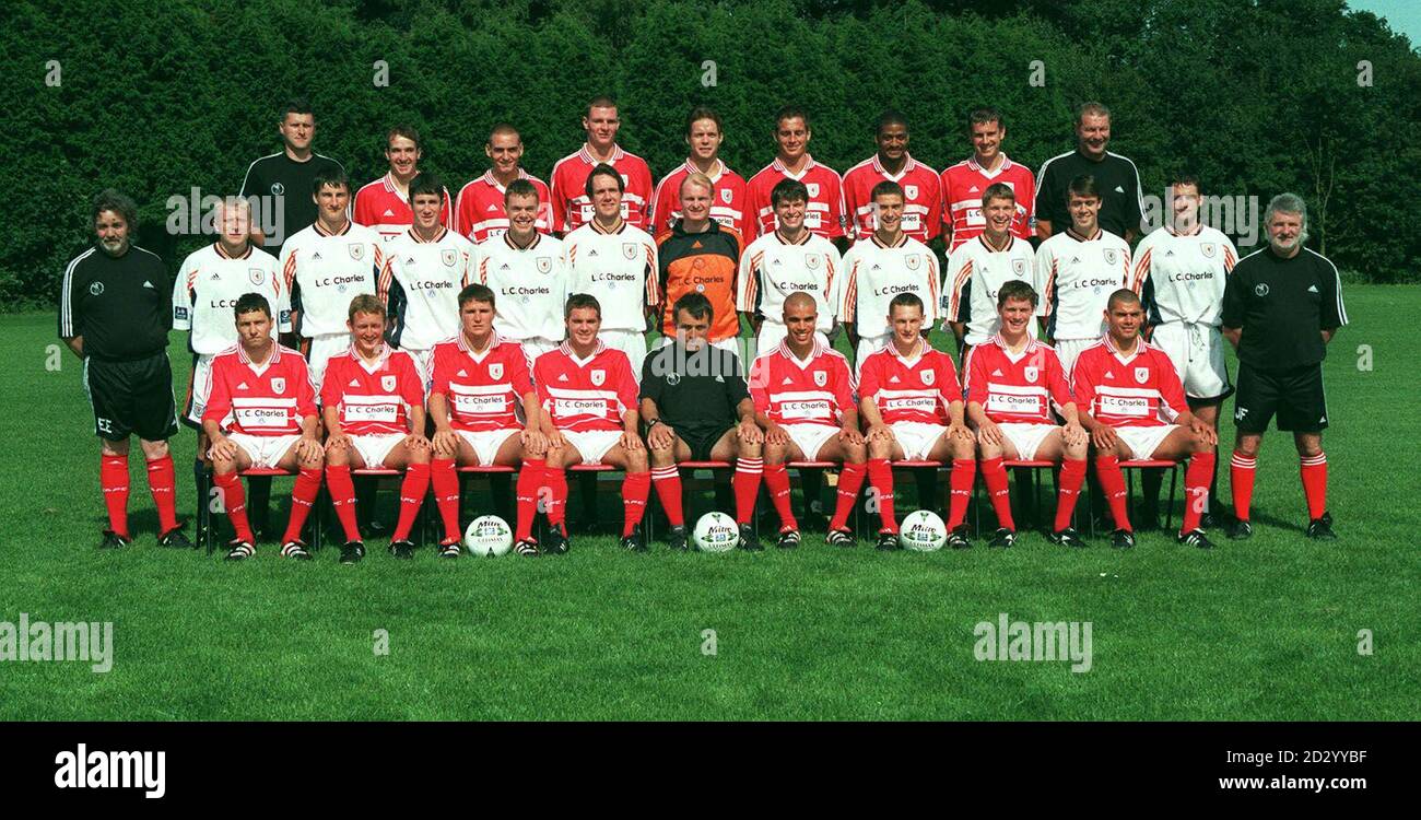 TEAM PHOTOGRAPH OF CREWE ALEXANDRA FOOTBALL CLUB Stock Photo Alamy