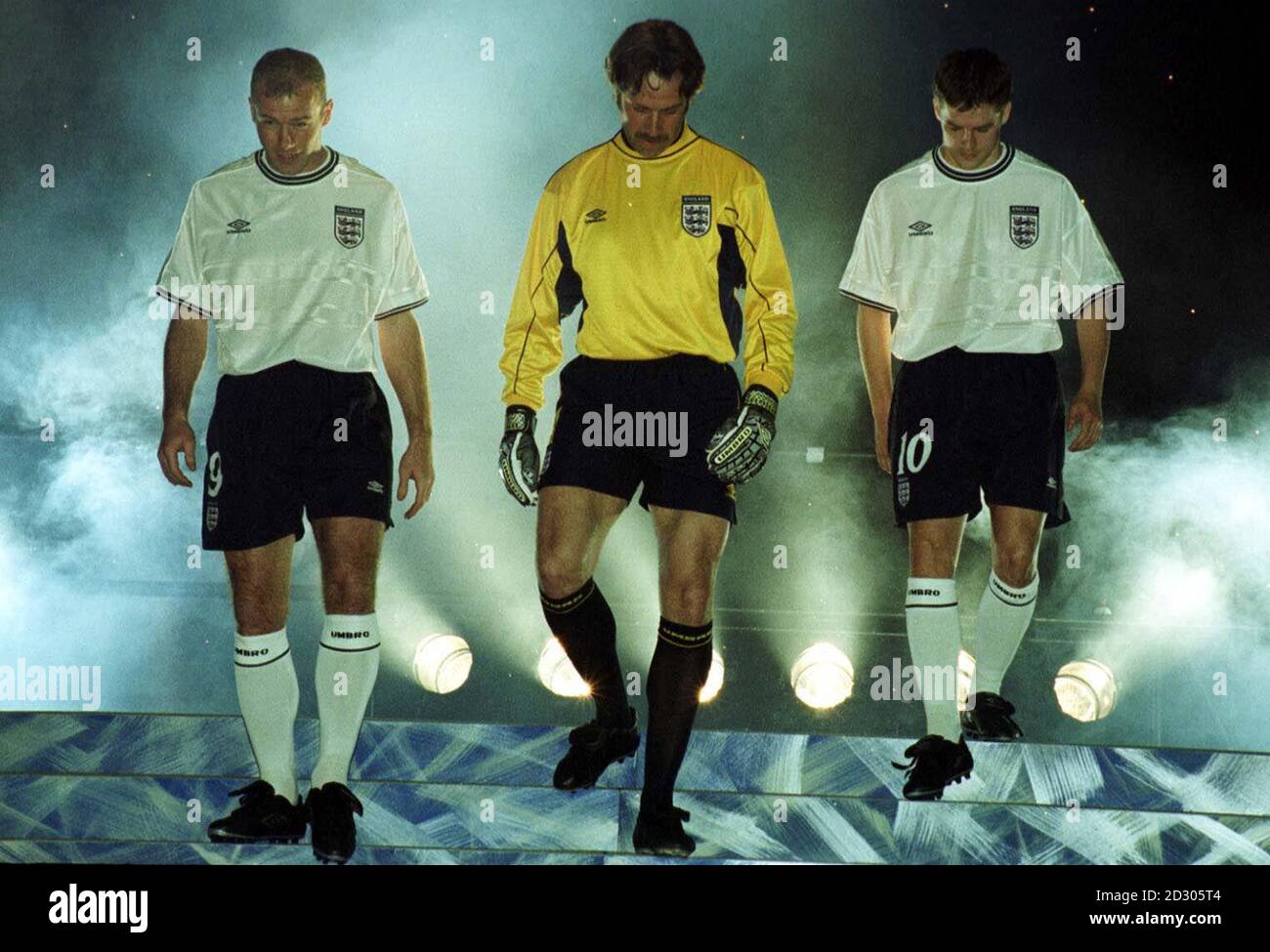 (Left to right) Alan Shearer, David Seaman and Michael Owen model the new England home strip during the launch at the BBC Match of the day live event at the NEC Birmingham. Stock Photo