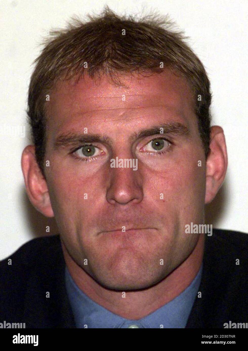Lawrence Dallaglio during a news conference at the Rugby Football Union's headquarters in Twickenham, London, to say why he resigned the England Rugby Union captaincy despite categorically denying illegal drug allegations against him. * 4/8/99: Dallaglio has been charged by English rugby union bosses with bringing the game into disrepute. He must now appear before a specially convened three-man RFU disciplinary panel and faces suspension if found guilty. England Rugby Union captain Lawrence Dallaglio, at a Twickenham news conference to name the squad prior to their Five Nations Rugby ma Stock Photo
