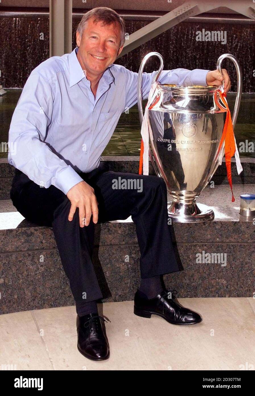 Sport football smiling f l full length alex ferguson hi-res stock
