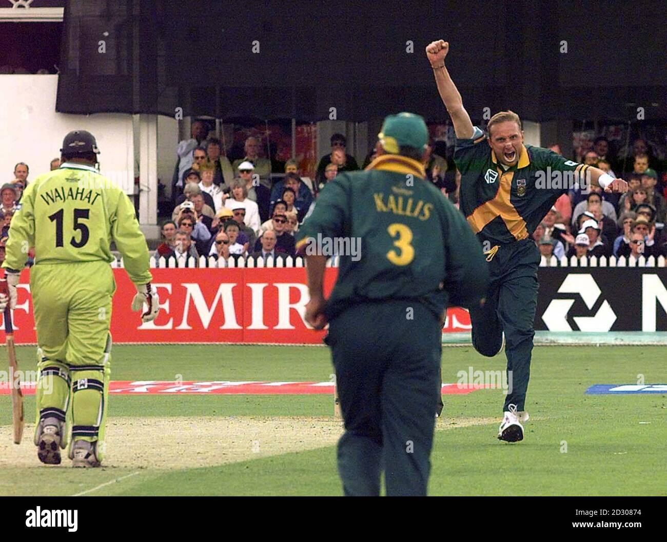 South African bowler Allan Donald celebrates the wicket of Wajahat of Pakistan during their Super Six cricket World Cup Match at Trent Bridge, Nottingham. Stock Photo