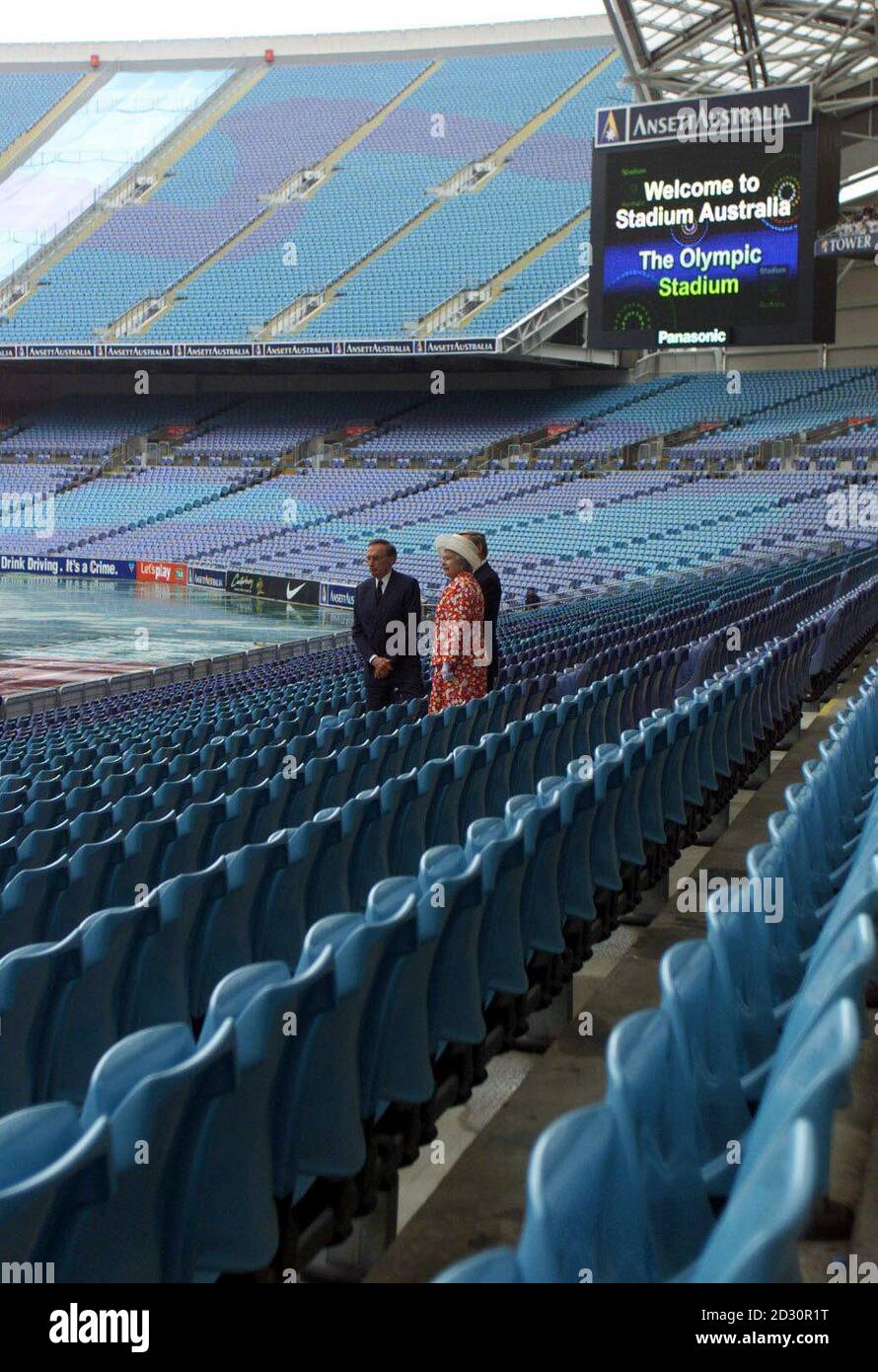 The Queen inspects Stadium Australia at Homebush Bay in Sydney Australia, with New South Wales Premier Bob Carr.  Stock Photo