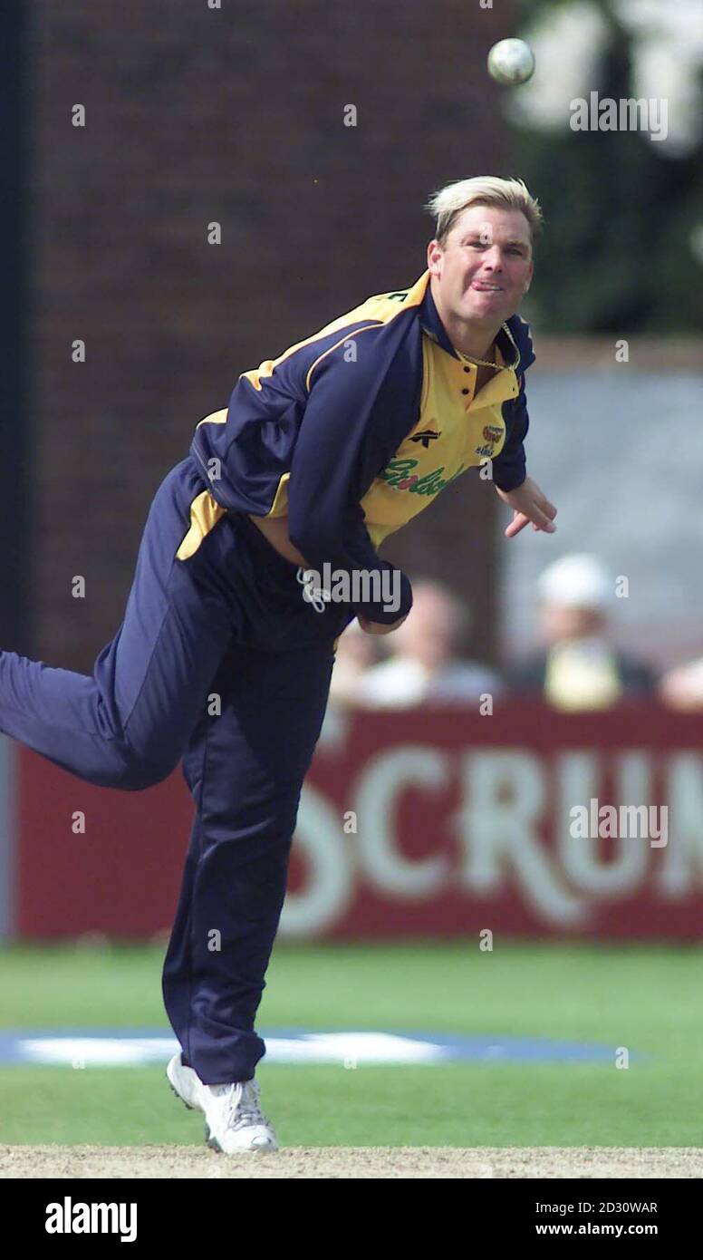 Hampshire's star signing Shane Warne makes his home debut during the Norwich Union National Cricket League match between Hampshire Hawkes and the Warwickshire Bears at the County Ground, Southampton.  Stock Photo