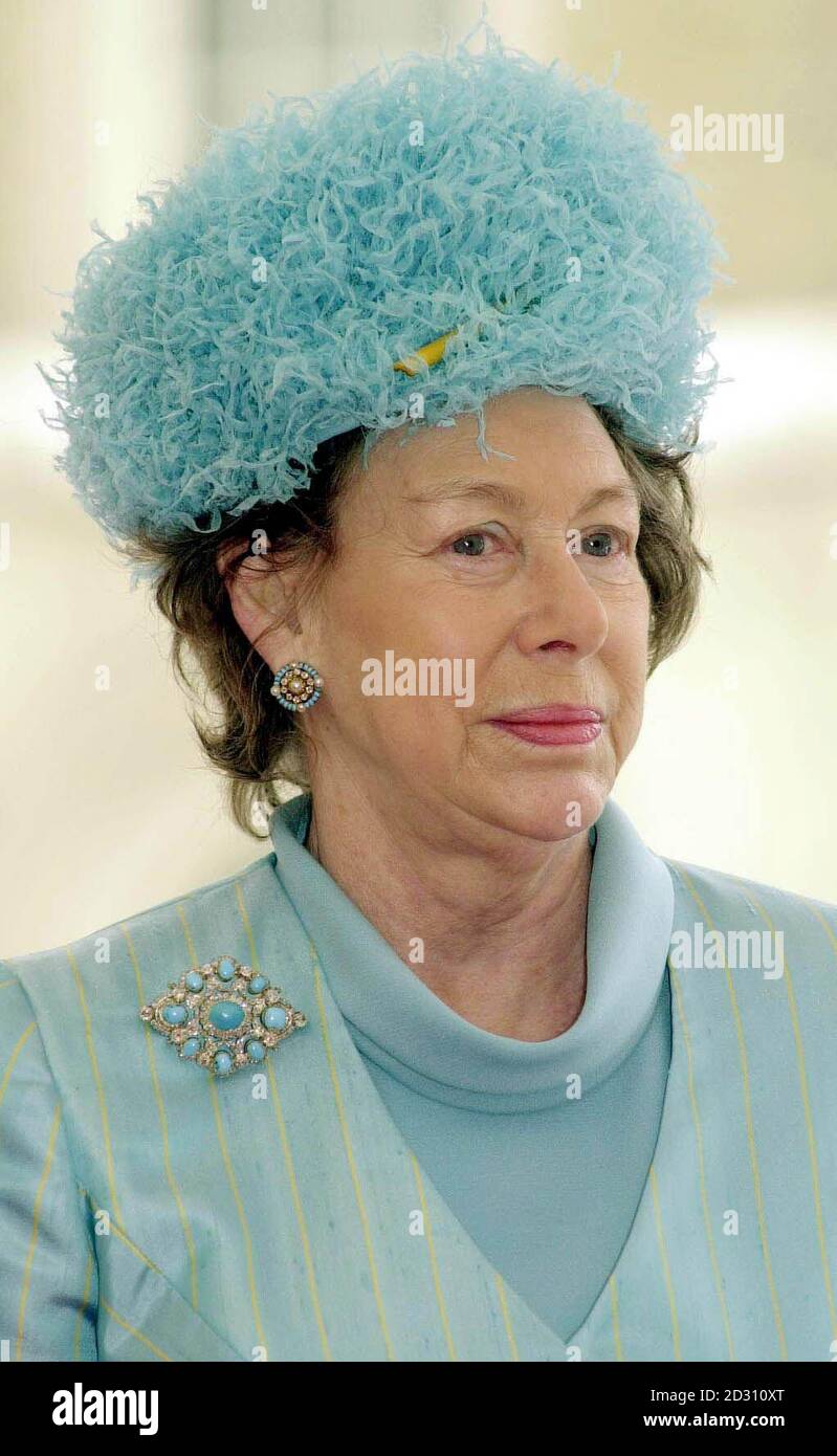 12 august 2000 hi-res stock photography and images - Alamy