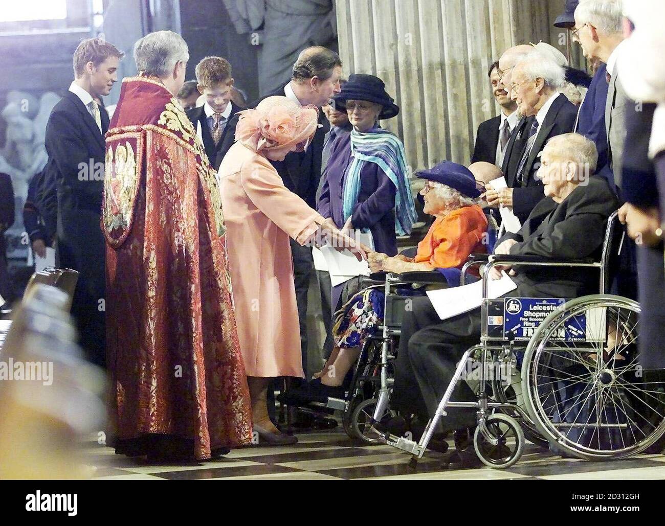 The Queen Mother at St Paul's Cathedral for the service of thanksgiving Tuesday July 11, 2000, to commemorate her 100th birthday  on 4/8/00. Stock Photo
