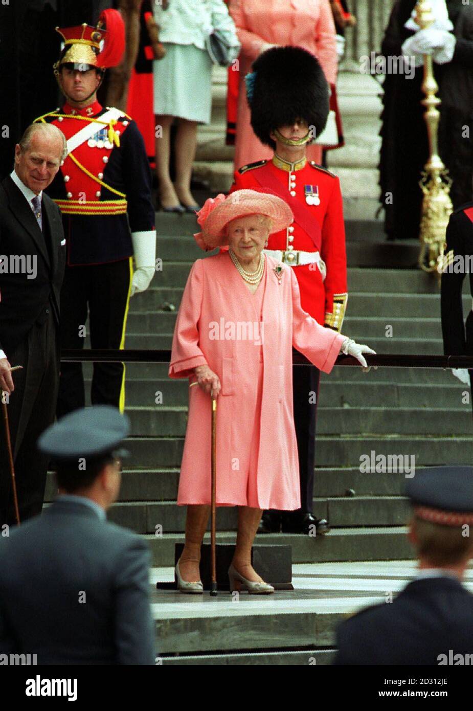 The Queen Mother leaving St Paul's Cathedral in London after attending a service to commemorate her 100th birthday, which is in August 2000. Stock Photo