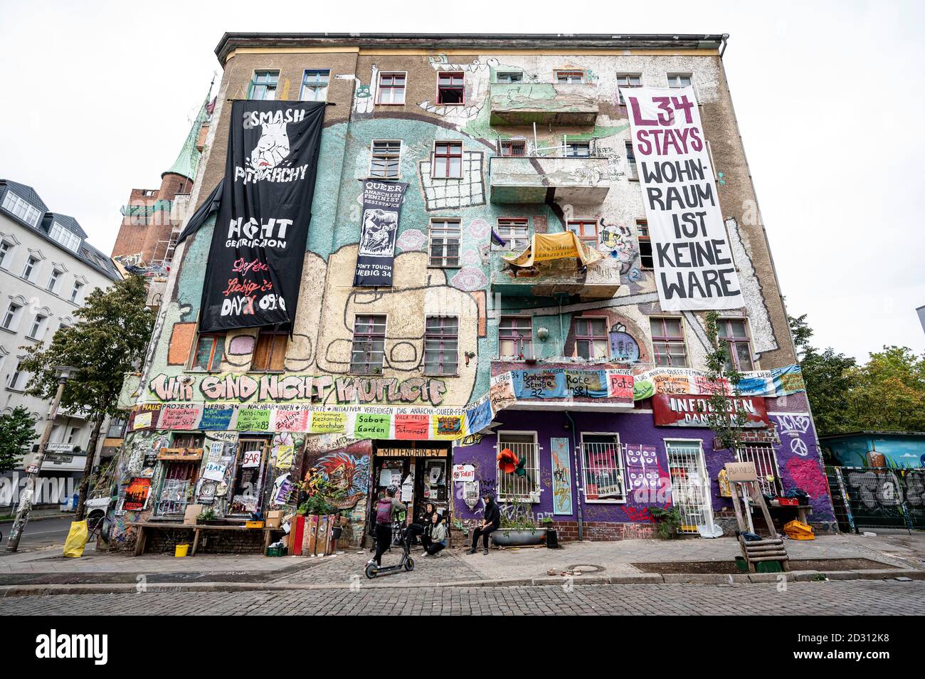 Berlin, Germany. 29th Sep, 2020. The housing project "Liebig 34" in  Berlin-Friedrichshain is covered with posters and banners. On October 9,  the housing project "Liebig 34" is to be evacuated by the