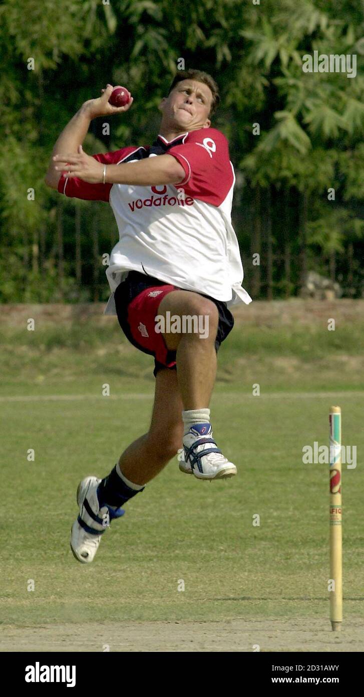 England's Darren Gough bowls during the team's net session in Faisalabad Monday 27 November, before the second test match against Pakistan. Stock Photo