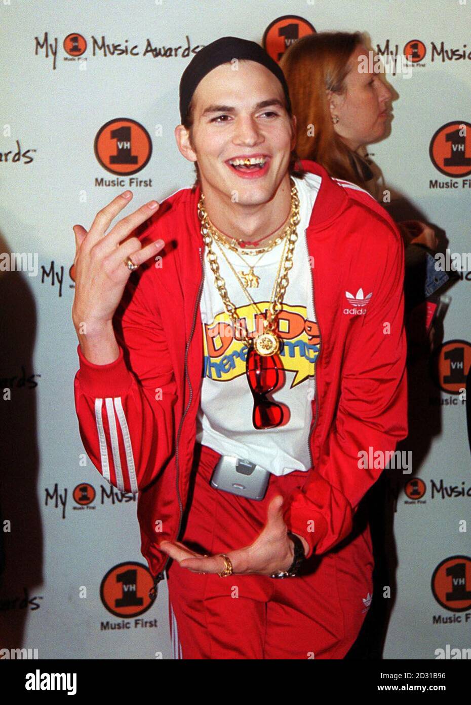 Actor Ashton Kutcher, star of 'That '70s show', at the My VH1 Awards 2000,  at the Shrine Auditorium in Los Angeles, USA Stock Photo - Alamy