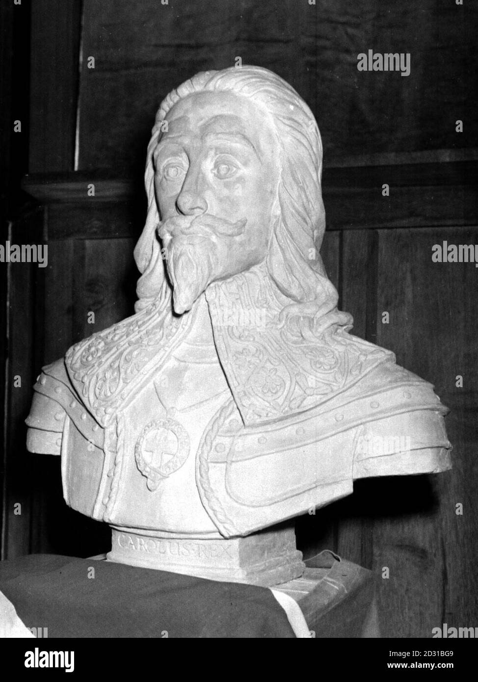 KING CHARLES I : A bust of King Charles I (King from 1625-1649) at Swindon, Wiltshire. He ruled for 11 years without Parliament until rebellion broke out in Scotland.  Conflict with Parliament led to the English Civil War, ending in 1649 with Charles'  trial and execution. Stock Photo