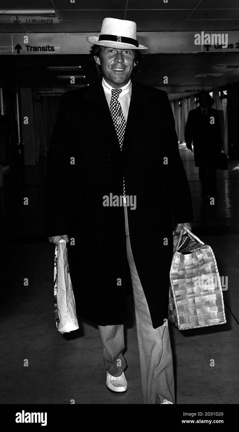 RODDY LLEWELLYN 1980: A sun-tanned Roddy Llewellyn at Heathrow Airport when he arrived back from a 2 week stay on the island of Mustique with Princess Margaret. Princess Margaret is due back in London on Wednesday. Stock Photo