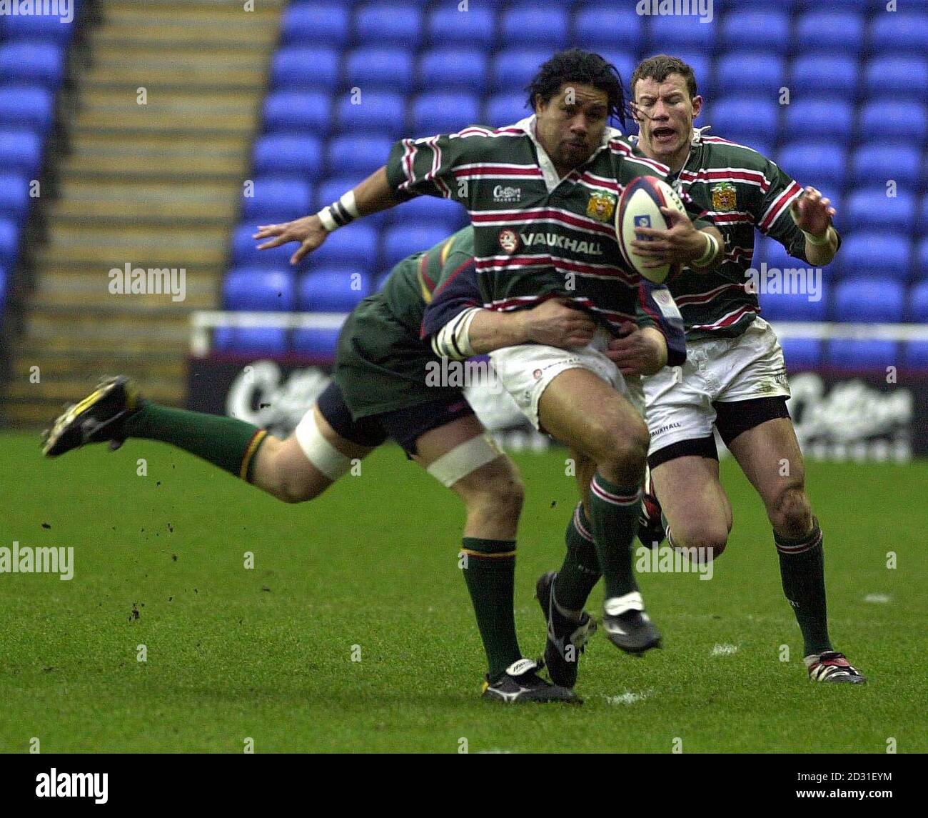 Leicester's Freddie Tuilagi goes on the attack during the Rugby Union Premiership clash against London Irish at Madejski Stadium, Reading, Stock Photo