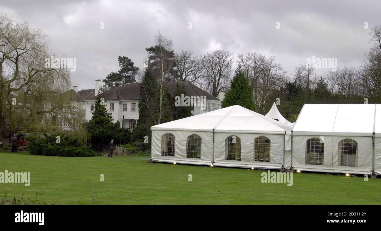 The marquee in the garden of Uri Geller 5.5m Thames-side mansion in Sonning, Berkshire, for the wedding blessing. Stock Photo