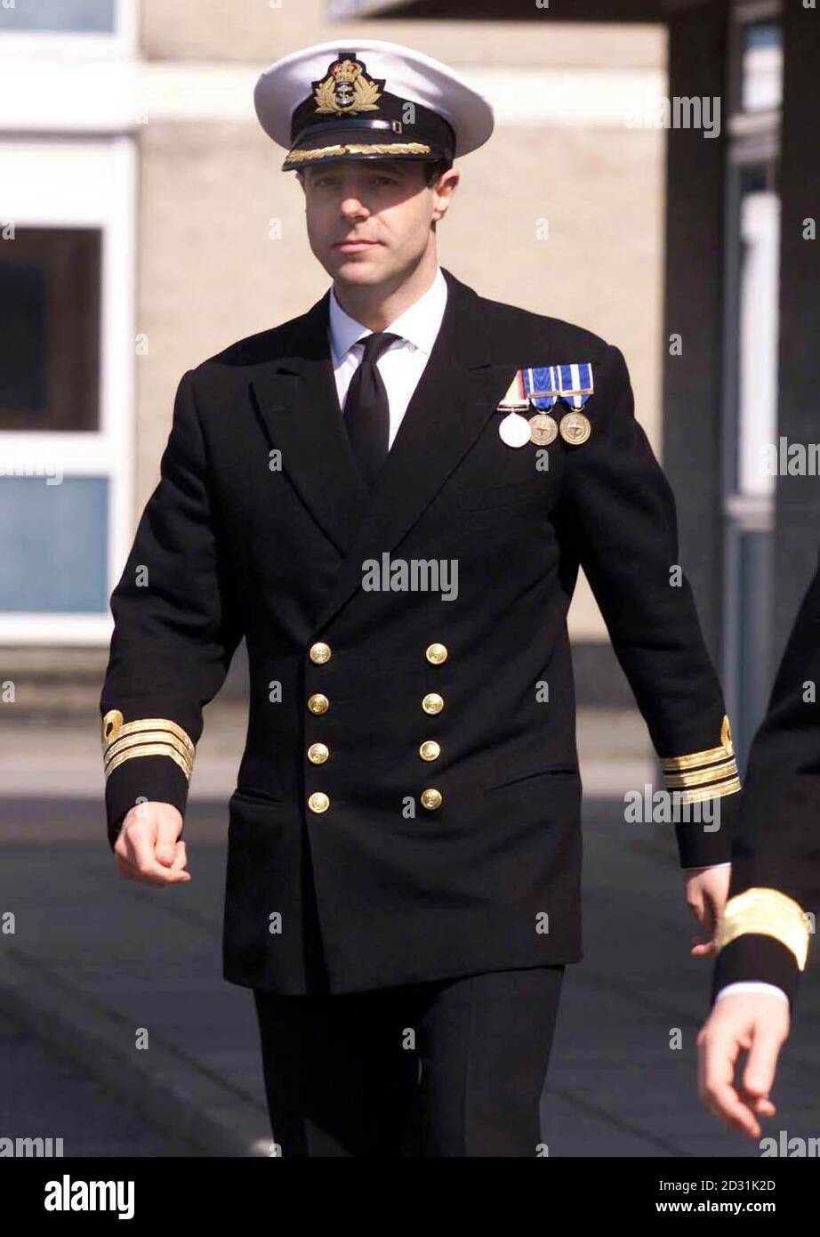 Commander Robert Sanguinetti of HMS Grafton at a court martial in Portsmouth, where he is appearing on charges with his navigator Lieutenant Desmond Donworth relating to the grounding of HMS Grafton near Oslo while taking part in a Nato operation. * against Serbia. Stock Photo