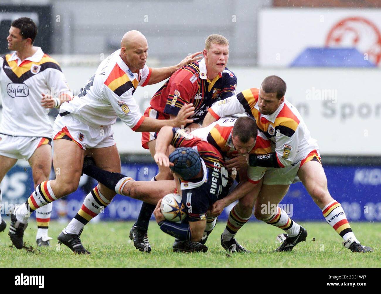 London Broncos' Steffan Hughes (bottom, centre) is tackled by