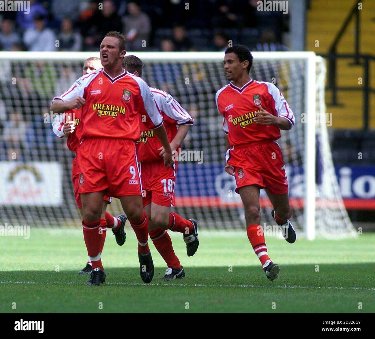 Wrexham's Lee Trundle (left) celebrates his goal during the Nationwide Division Two game between Nottingham County and Wrexham at the County Ground, Nottingham. THIS PICTURE CAN ONLY BE USED WITHIN THE CONTEXT OF AN EDITORIAL FEATURE. NO UNOFFICIAL CLUB WEBSITE USE Stock Photo