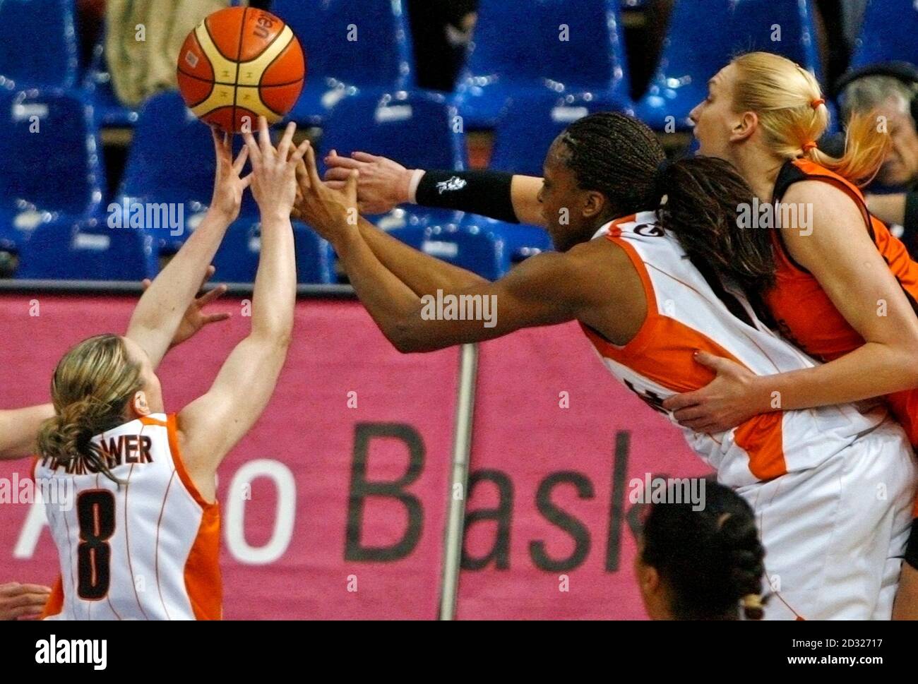 Sandrine gruda basketball hi-res stock photography and images - Alamy