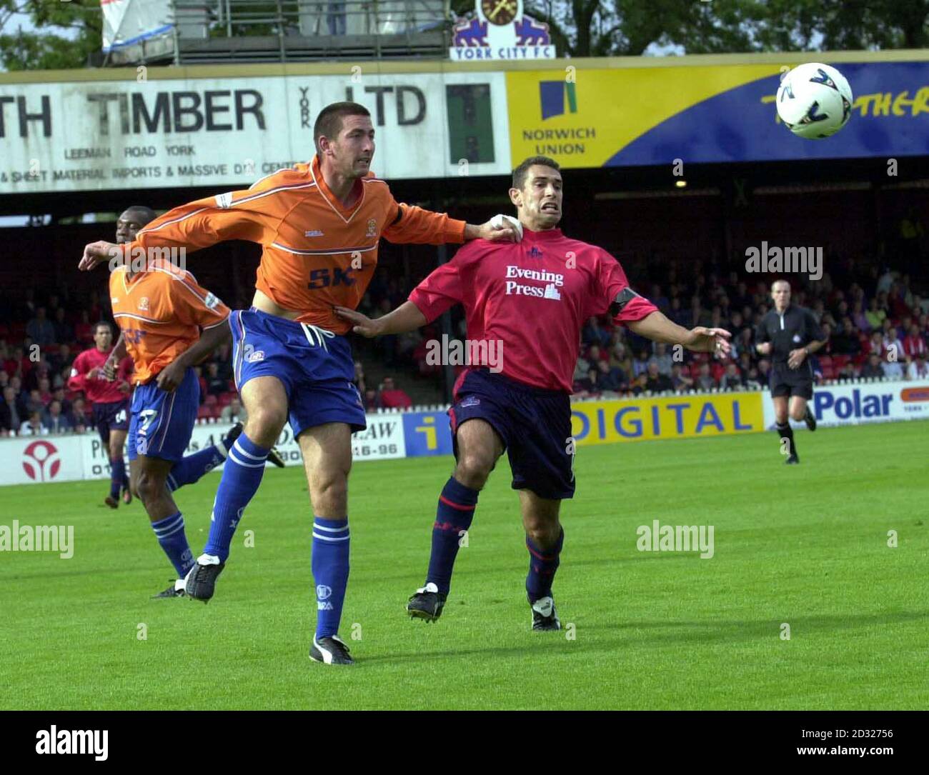 York City's Lee Nogan (right) Tussles with Luton'sRussell Perrett during the Nationwide Division Three game between York City and Luton at Bootham Crescent, York. THIS PICTURE CAN ONLY BE USED WITHIN THE CONTEXT OF AN EDITORIAL FEATURE. NO UNOFFICIAL CLUB WEBSITE USE Stock Photo