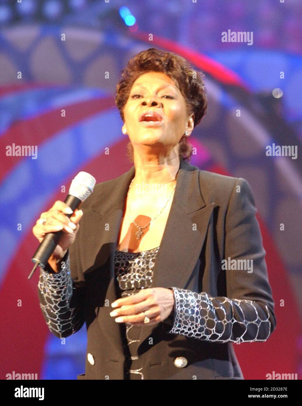 Dionne Warwick performing during the Mastercard MOBO (Music of Black Origin) Awards 2001 at the London Arena. Stock Photo