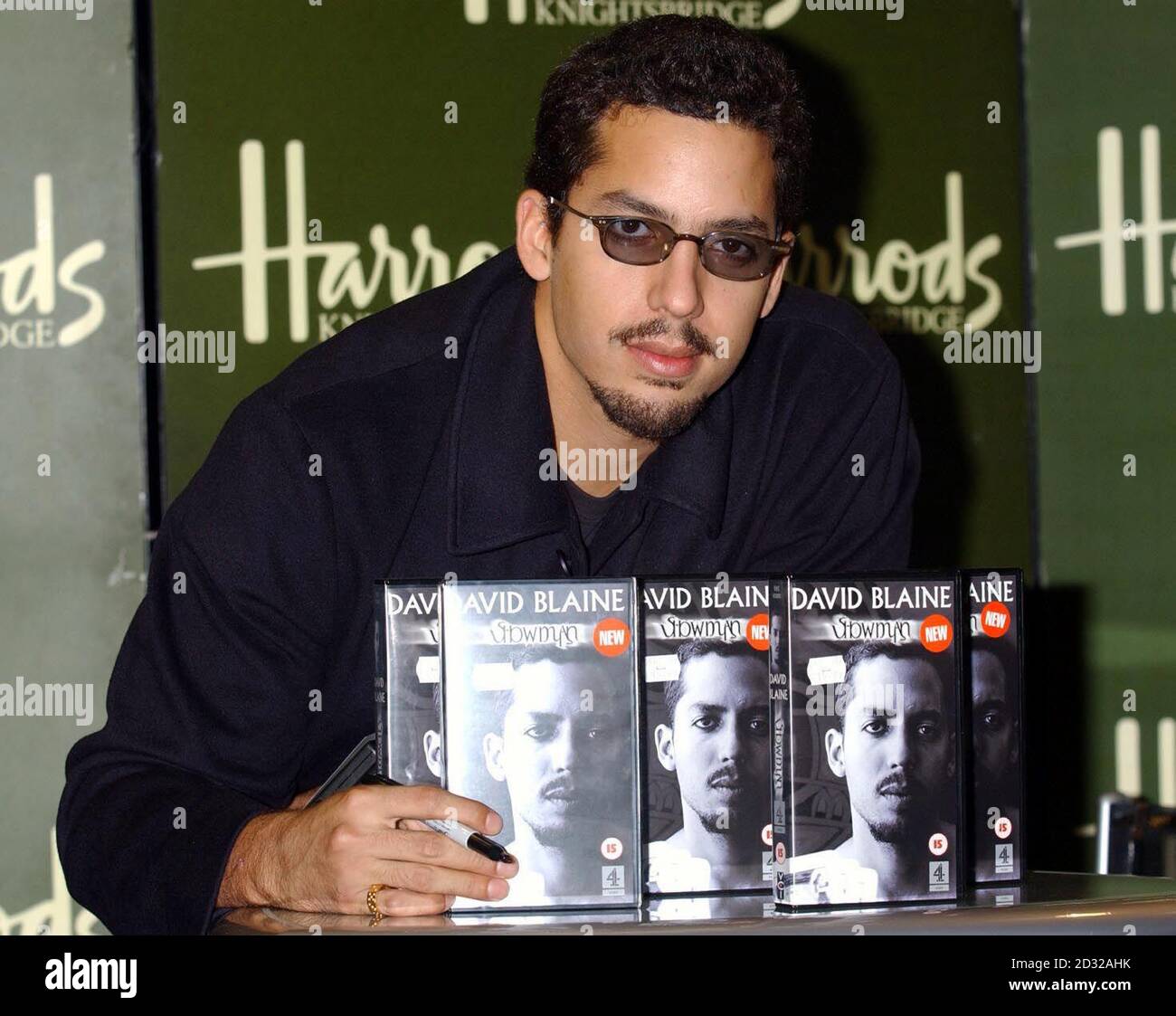 American illusionist David Blaine during a video and DVD signing for his  new release 'Showman' at Harrods in Knightsbridge, London Stock Photo -  Alamy