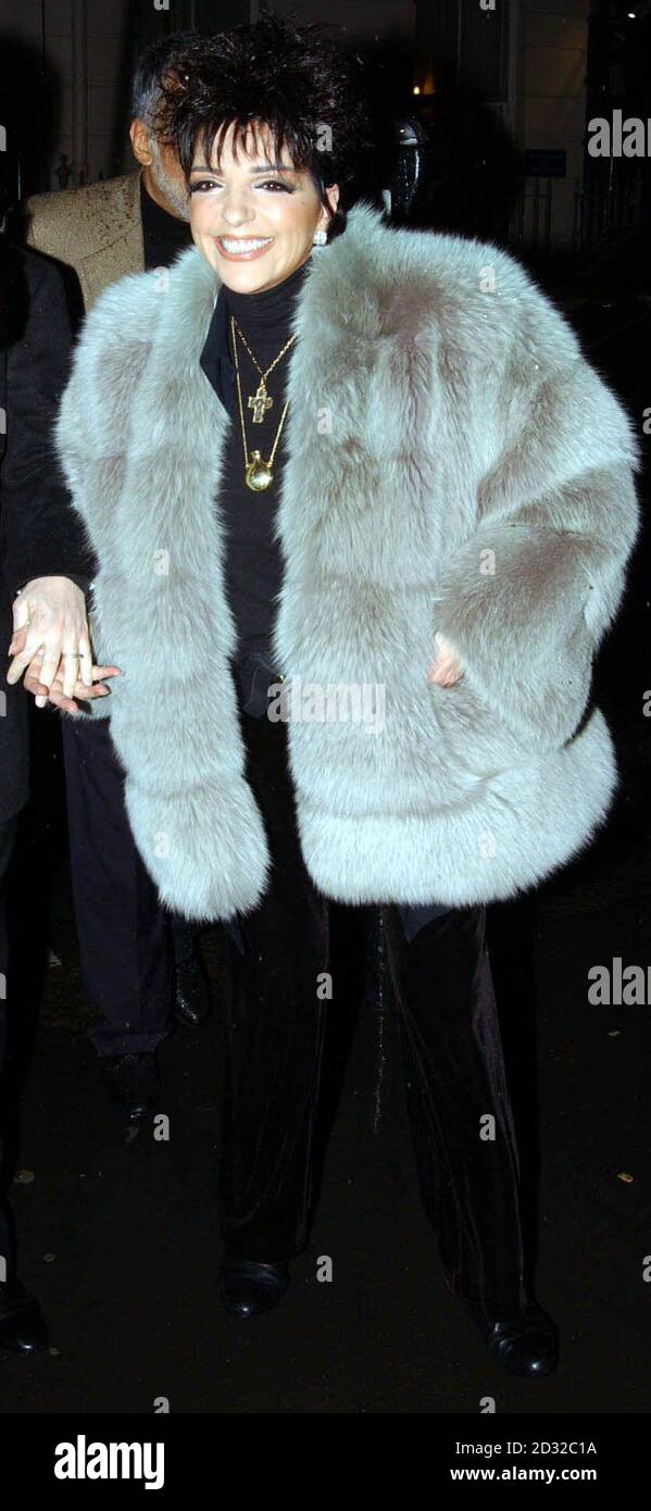 US singer Liza Minnelli arriving at Yatra Restaurant in the west end, in central London Stock Photo