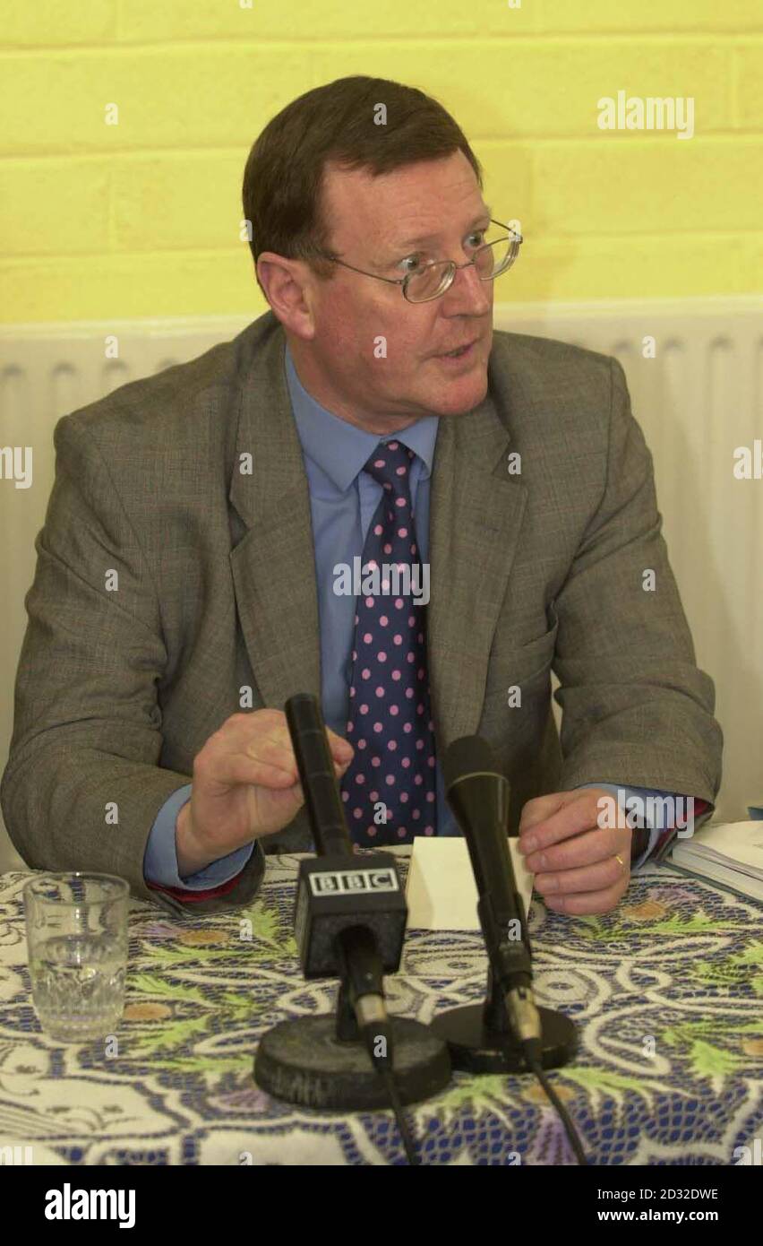 First Minister for the Northern Assembly David Trimble faces the media at St. Angela's Secondary School for Girls. Mr Trimble will later receive an award from the school's Peace and Justice Forum for services to the cause of peace.  Stock Photo