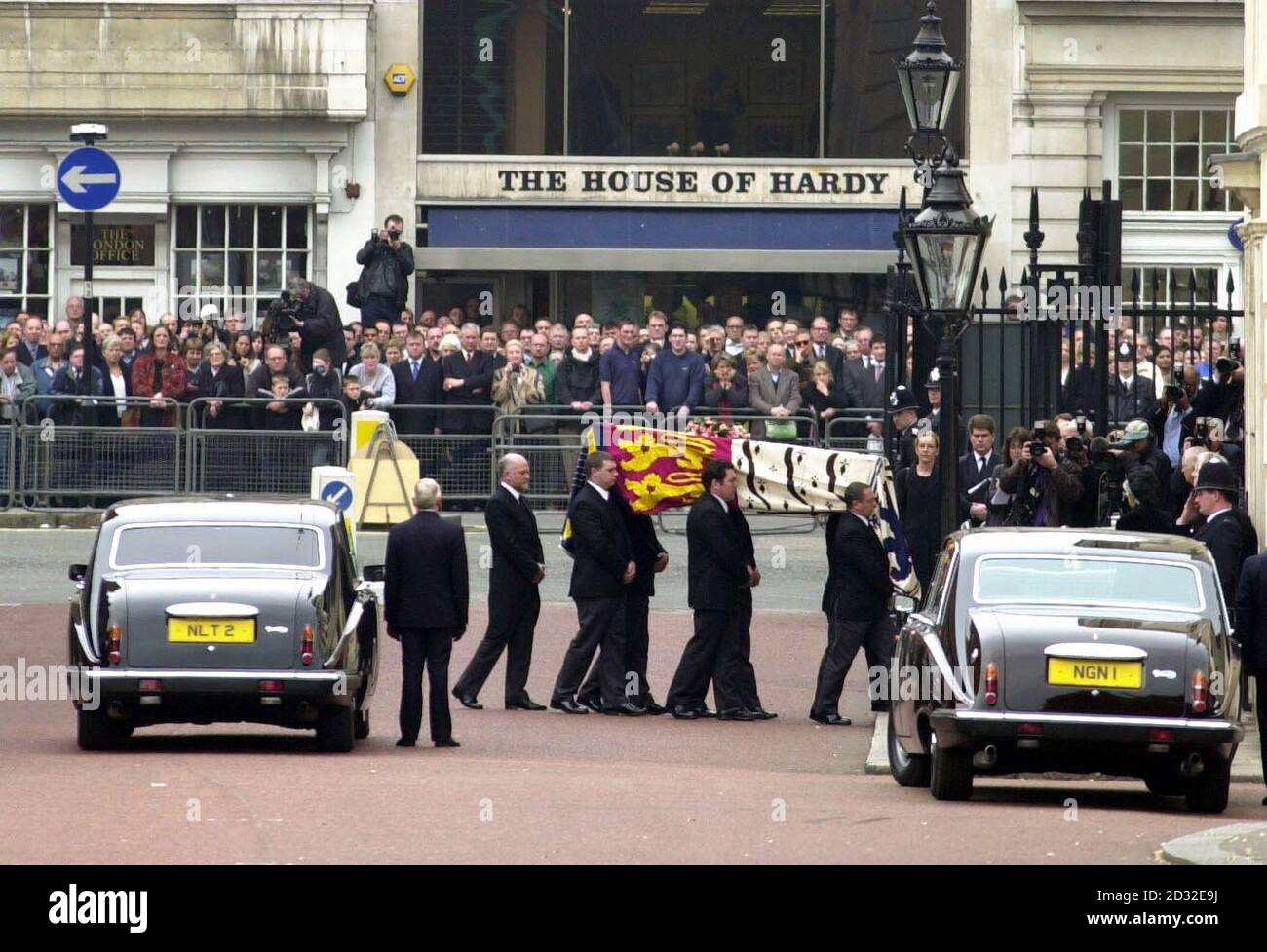 The coffin of Queen Elizabeth, the Queen Mother, who died on Saturday aged 101, is carried into the Queen's Chapel at St James' Palace in central London after being driven from  from the Royal Chapel of All Saints in Windsor Great Park.   *...On Friday 5th April, Queen Elizabeth's coffin will be carried in a ceremonial procession to Westminster Hall,where it will Lie-in-State from Friday afternoon until the evening of Monday 8th April. Stock Photo